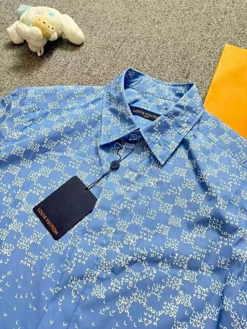 Louis Vuitton louis vuitton blue short sleeve shirt-dmc Size US M / EU 48-50 / 2 - 3 Thumbnail