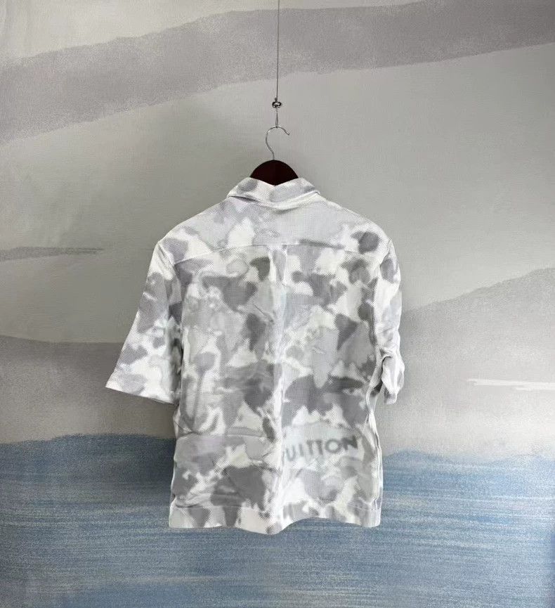 Louis Vuitton louis vuitton gray white camo short sleeve shirt-dmc Size US M / EU 48-50 / 2 - 2 Thumbnail