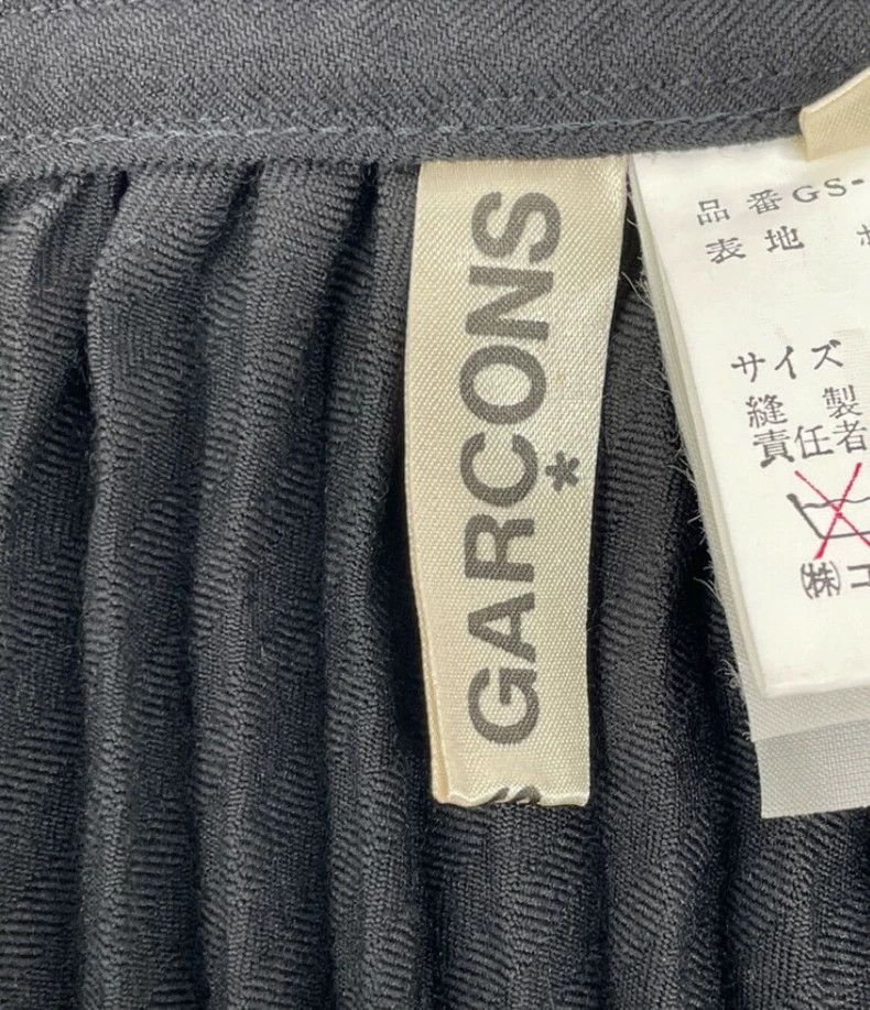 Comme des Garcons black pleated skirt by comme des garçons-dmc Size US 26 / EU 42 - 5 Thumbnail