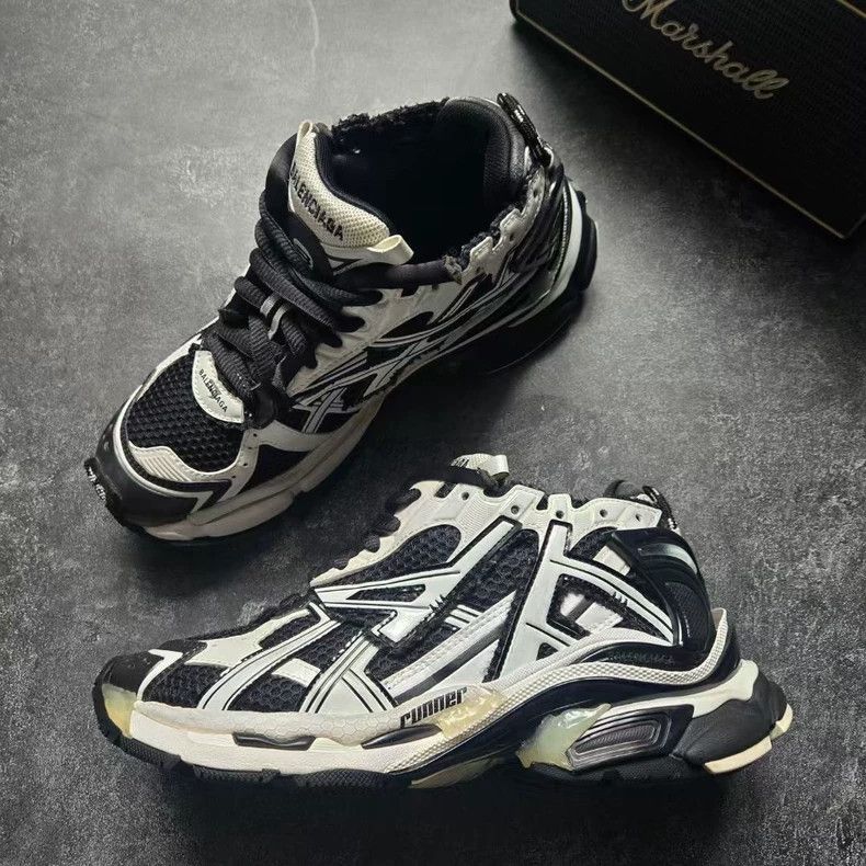 Balenciaga balenciaga runner black and white sneakers-dmc Size US 7.5 / EU 40-41 - 2 Thumbnail