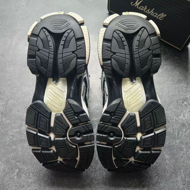 Balenciaga balenciaga runner black and white sneakers-dmc Size US 7.5 / EU 40-41 - 7 Thumbnail