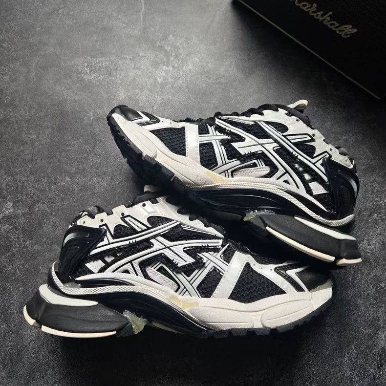Balenciaga balenciaga runner black and white sneakers-dmc Size US 7.5 / EU 40-41 - 5 Thumbnail