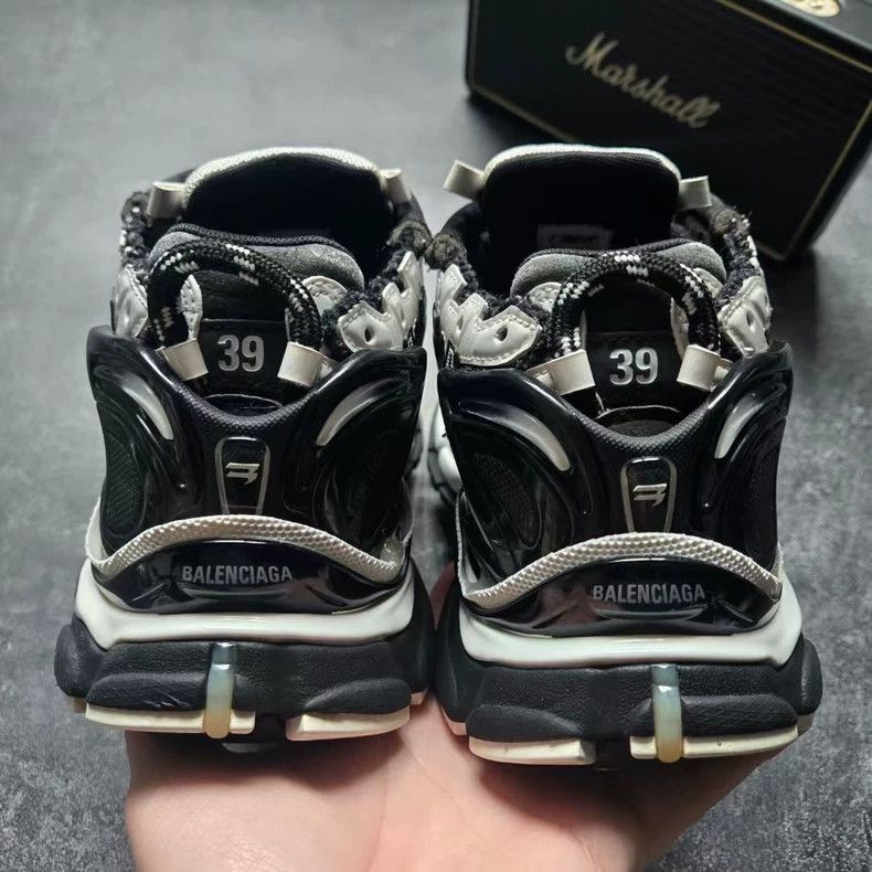 Balenciaga balenciaga runner black and white sneakers-dmc Size US 7.5 / EU 40-41 - 6 Thumbnail