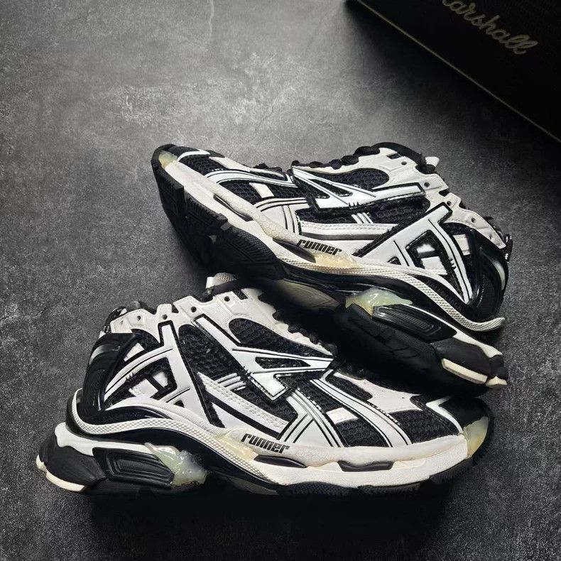 Balenciaga balenciaga runner black and white sneakers-dmc Size US 7.5 / EU 40-41 - 4 Thumbnail