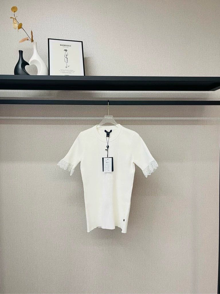 Louis Vuitton elegant short-sleeve knit top with lace-dmc Size US XL / EU 56 / 4 - 4 Thumbnail