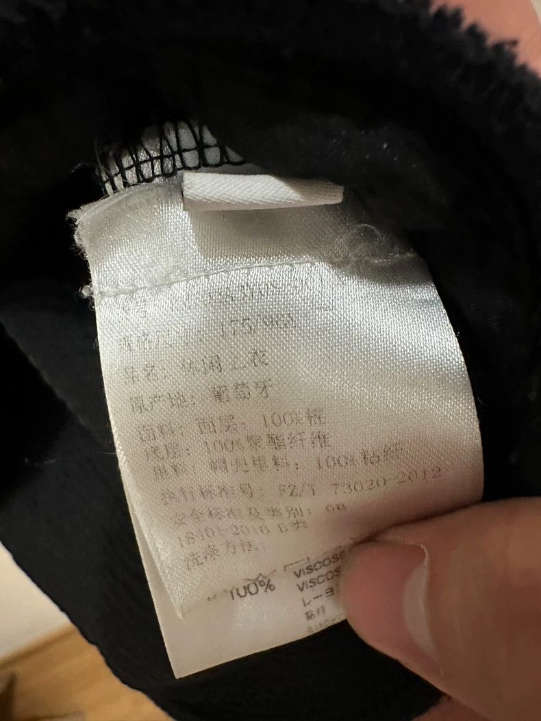 Givenchy givenchy black distressed hoodie size xs-dmc Size US XS / EU 42 / 0 - 5 Thumbnail