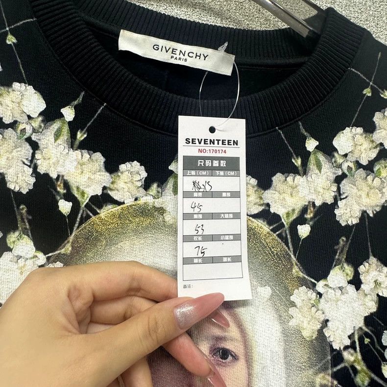 Givenchy givenchy black sweatshirt with floral print-dmc Size US XS / EU 42 / 0 - 5 Thumbnail
