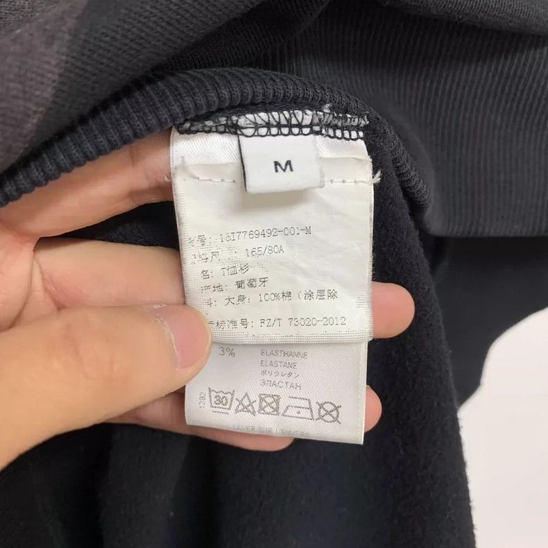 Givenchy givenchy black sweatshirt with graphic print-dmc Size US M / EU 48-50 / 2 - 4 Thumbnail