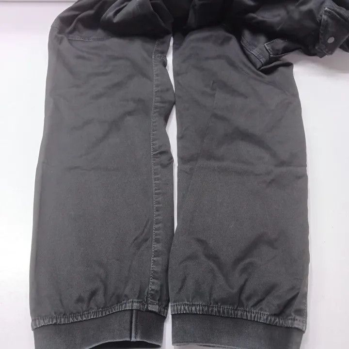 Stone Island Stone Island Black Casual Pants for Men Size US 32 / EU 48 - 13 Thumbnail