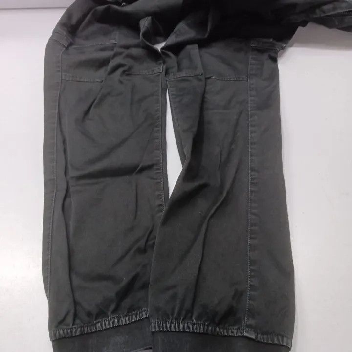 Stone Island Stone Island Black Casual Pants for Men Size US 32 / EU 48 - 10 Thumbnail