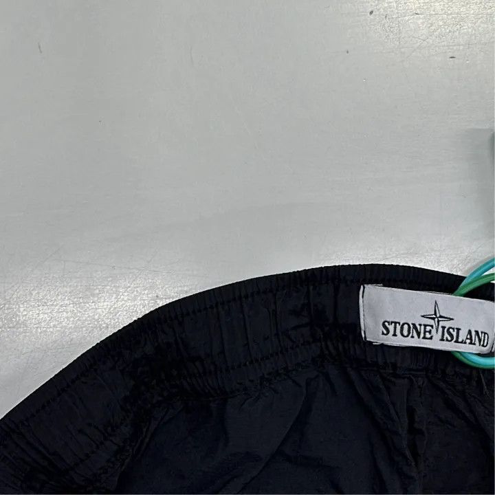 Stone Island Stone Island Black Logo Cargo Shorts Size US 30 / EU 46 - 2 Thumbnail
