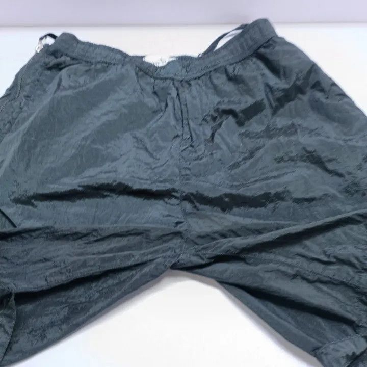 Stone Island Stone Island Black Casual Shorts for Men Size US 32 / EU 48 - 11 Thumbnail