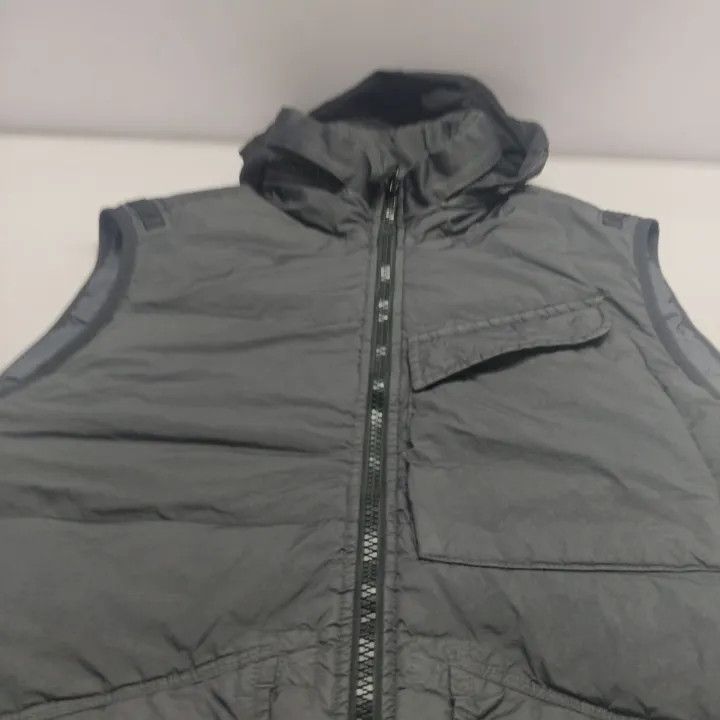 Stone Island Stone Island Sleeveless Zipper Vest for Men Size US L / EU 52-54 / 3 - 11 Thumbnail