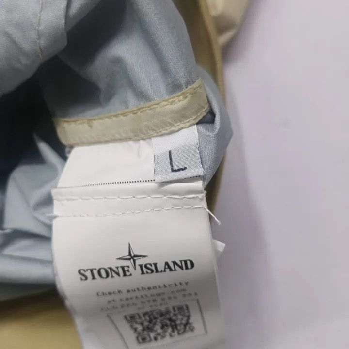 Stone Island Stone Island Light Windbreaker Jacket for Men Size US L / EU 52-54 / 3 - 6 Thumbnail