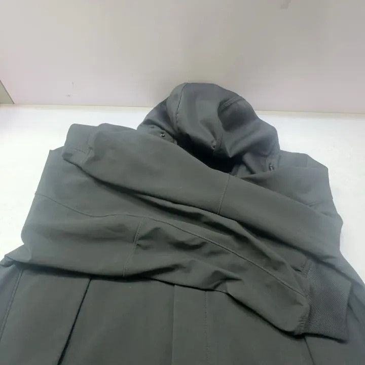 Stone Island Stone Island Soft Shell Hooded Jacket for Men Size US L / EU 52-54 / 3 - 9 Thumbnail