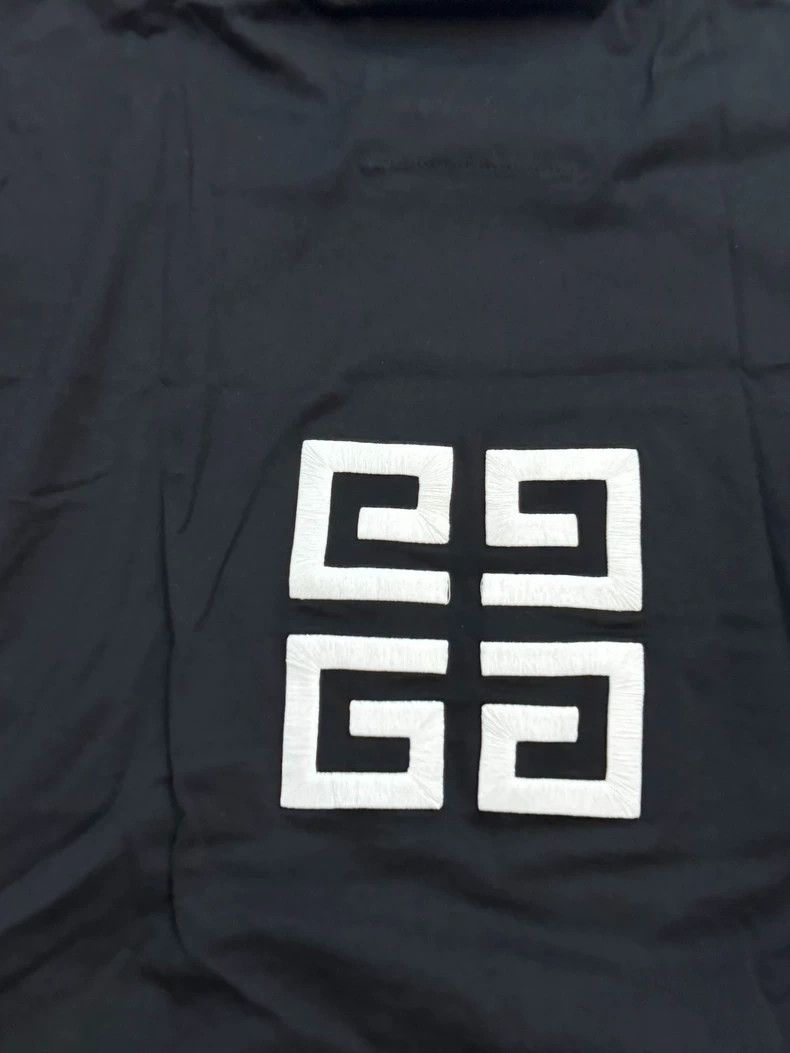 Givenchy givenchy embroidered logo short sleeve shirt-dmc Size US L / EU 52-54 / 3 - 4 Thumbnail