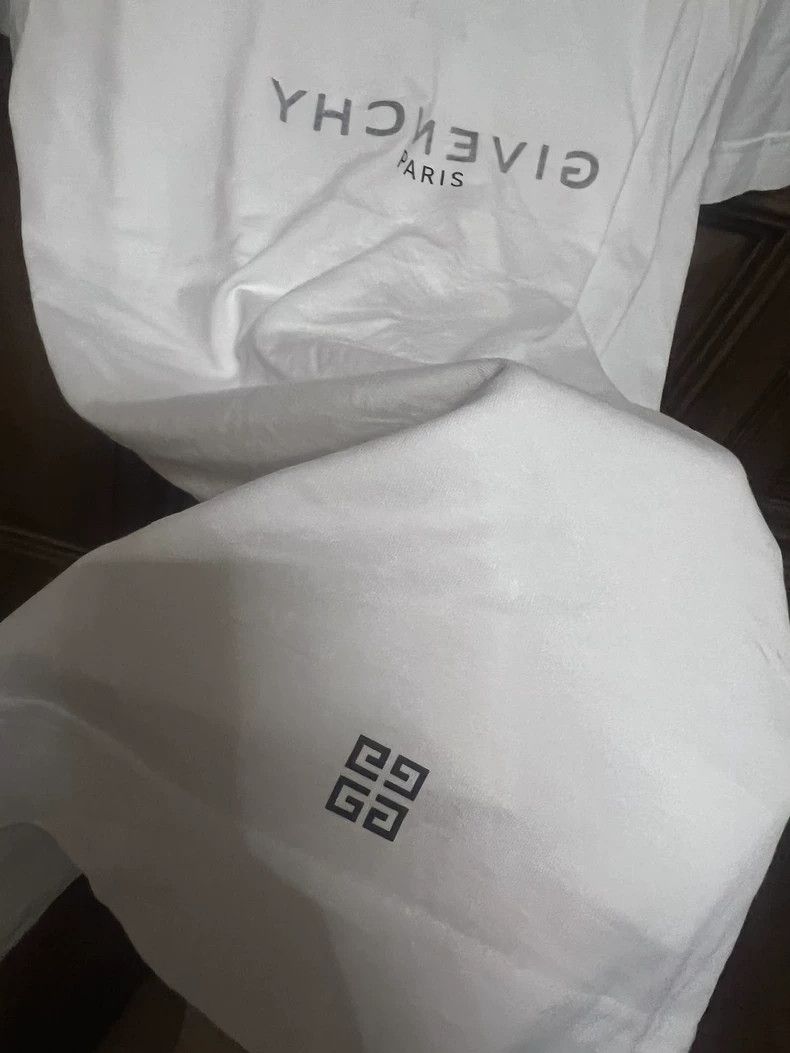 Givenchy givenchy white short sleeve t-shirt 2022-dmc Size US M / EU 48-50 / 2 - 4 Thumbnail