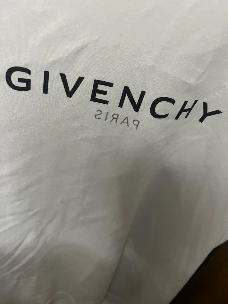 Givenchy givenchy white short sleeve t-shirt 2022-dmc Size US M / EU 48-50 / 2 - 2 Thumbnail