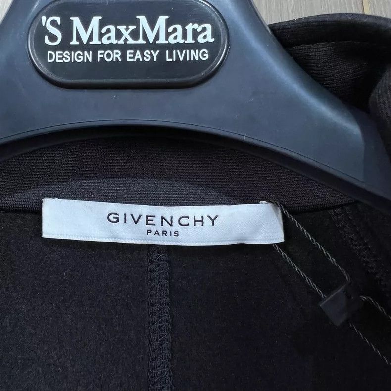 Givenchy givenchy logo compression jacket in black-dmc Size US M / EU 48-50 / 2 - 5 Thumbnail