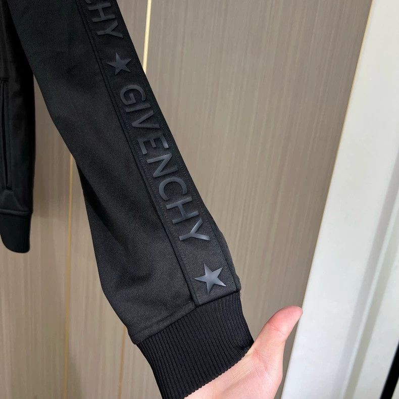 Givenchy givenchy black zip-up jacket size 36-dmc Size US S / EU 44-46 / 1 - 4 Thumbnail