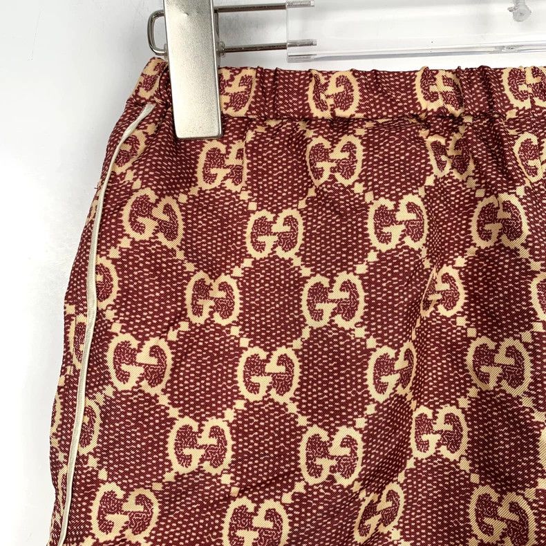 Gucci gucci red logo patterned silk shorts-dmc Size US 26 / EU 42 - 3 Thumbnail
