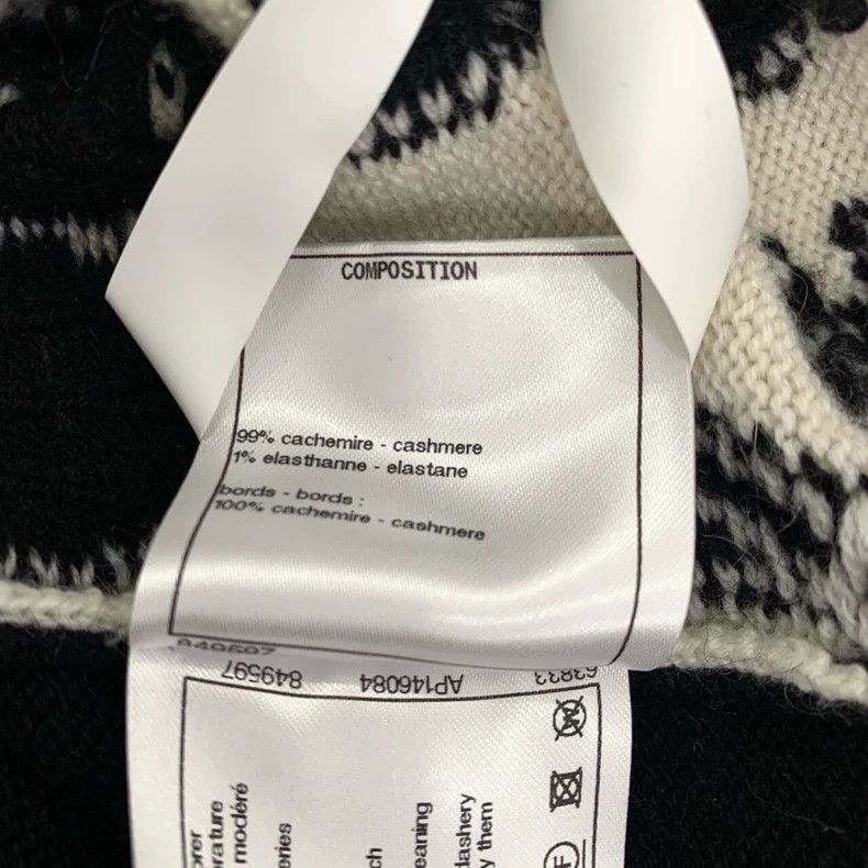 Chanel black and white dove pattern cashmere sweater-dmc Size US S / EU 44-46 / 1 - 7 Thumbnail