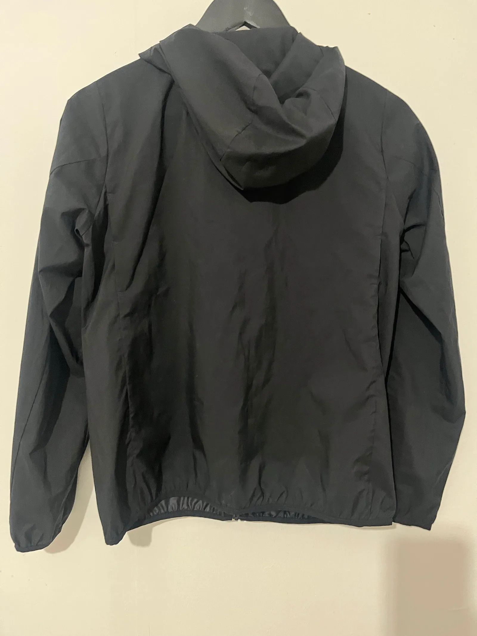 Uniqlo Uniqlo Jacket Size M / US 6-8 / IT 42-44 - 2 Thumbnail