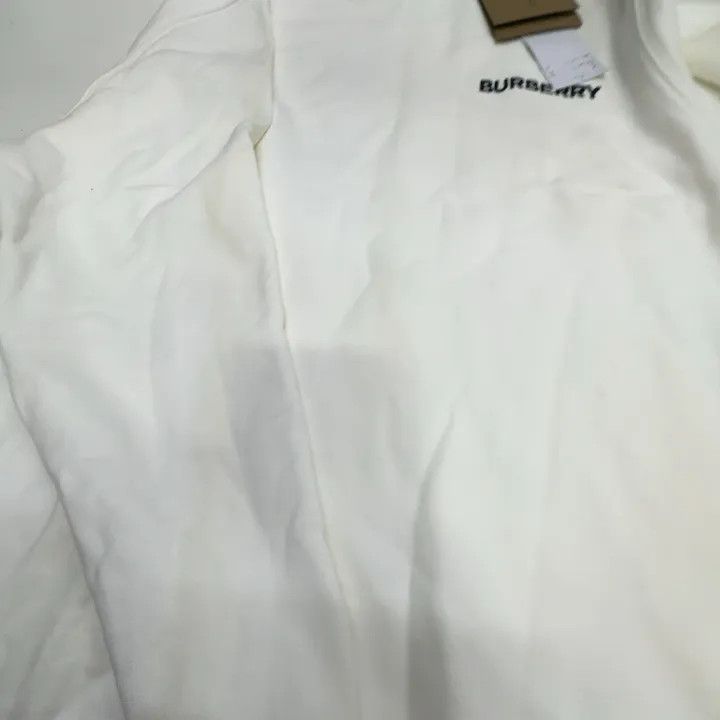 Burberry Burberry Logo White Long Sleeve Sweatshirt Size US XS / EU 42 / 0 - 5 Thumbnail