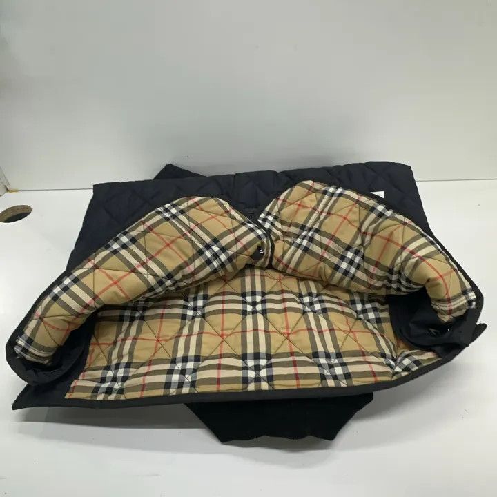 Burberry Burberry Quilted Nylon Barn Jacket for Men Size US M / EU 48-50 / 2 - 11 Thumbnail