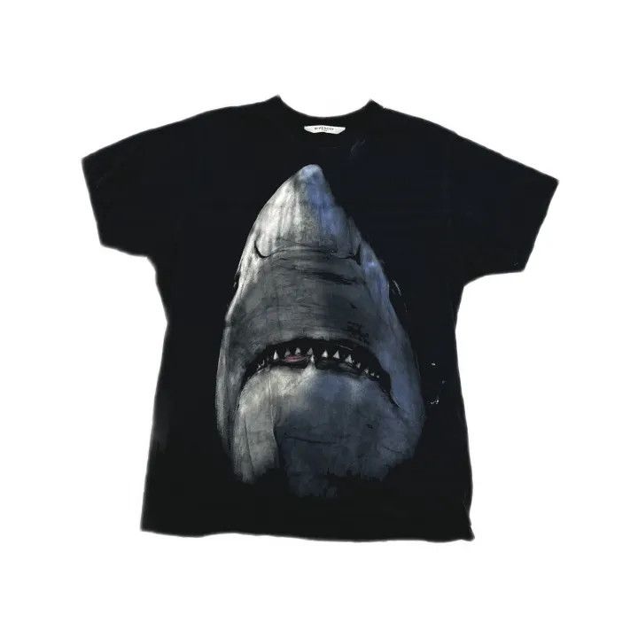 Givenchy Givenchy Shark Graphic Loose Fit T-Shirt Size US XXS / EU 40 - 2 Thumbnail