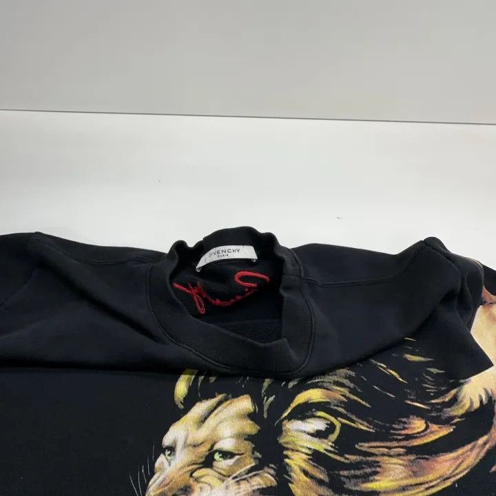 Givenchy Givenchy Lion Graphic Sweatshirt for Men Size US L / EU 52-54 / 3 - 12 Thumbnail