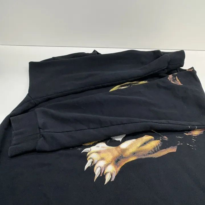 Givenchy Givenchy Lion Graphic Sweatshirt for Men Size US L / EU 52-54 / 3 - 7 Thumbnail