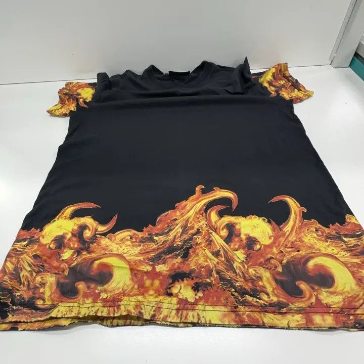 Givenchy Givenchy Flame Print Short Sleeve T-Shirt Size US M / EU 48-50 / 2 - 9 Thumbnail