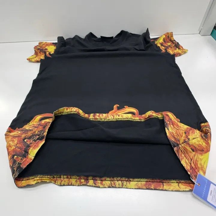 Givenchy Givenchy Flame Print Short Sleeve T-Shirt Size US M / EU 48-50 / 2 - 10 Thumbnail