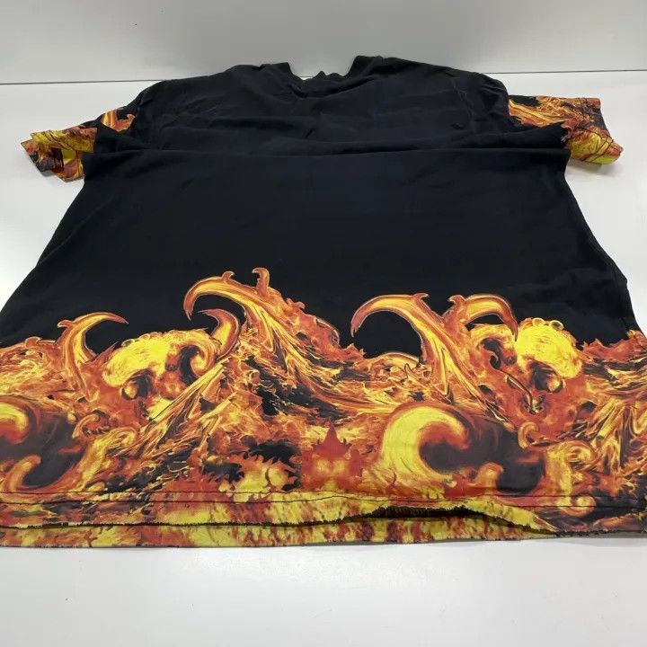 Givenchy Givenchy Flame Print Short Sleeve T-Shirt Size US M / EU 48-50 / 2 - 14 Thumbnail