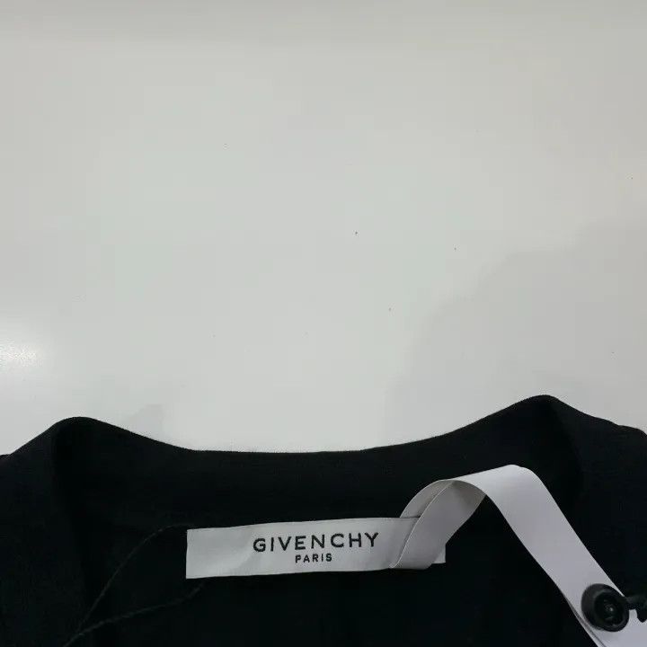 Givenchy Givenchy Shark Print Slim Fit T-Shirt Size US S / EU 44-46 / 1 - 5 Thumbnail