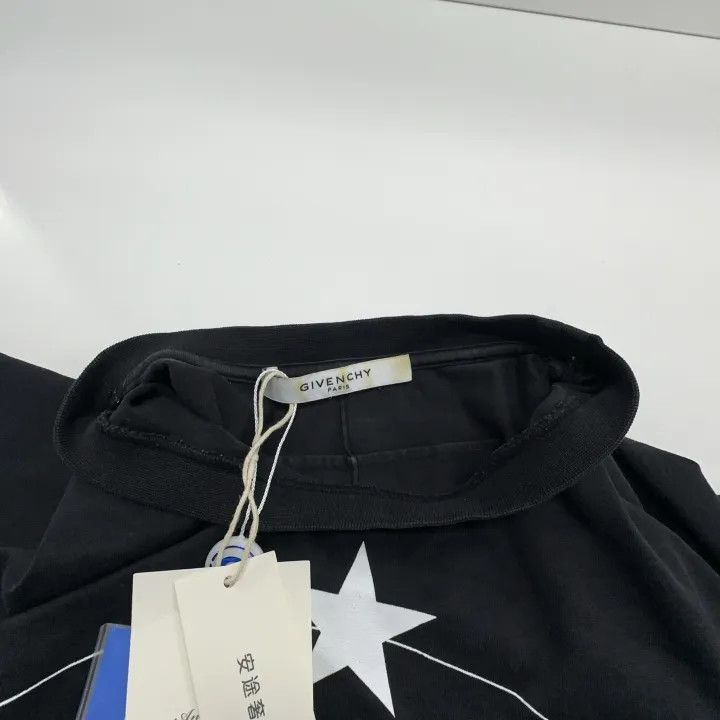 Givenchy Givenchy Casual Stylish T-shirt with Graphic Print Size US M / EU 48-50 / 2 - 7 Thumbnail