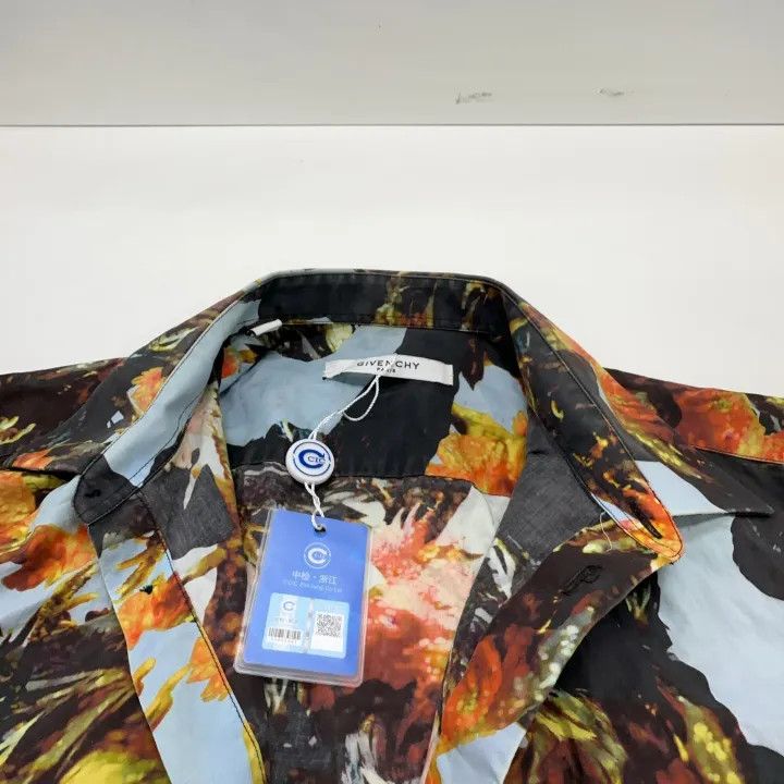 Givenchy Givenchy Floral Print Short Sleeve Shirt Size US L / EU 52-54 / 3 - 6 Thumbnail