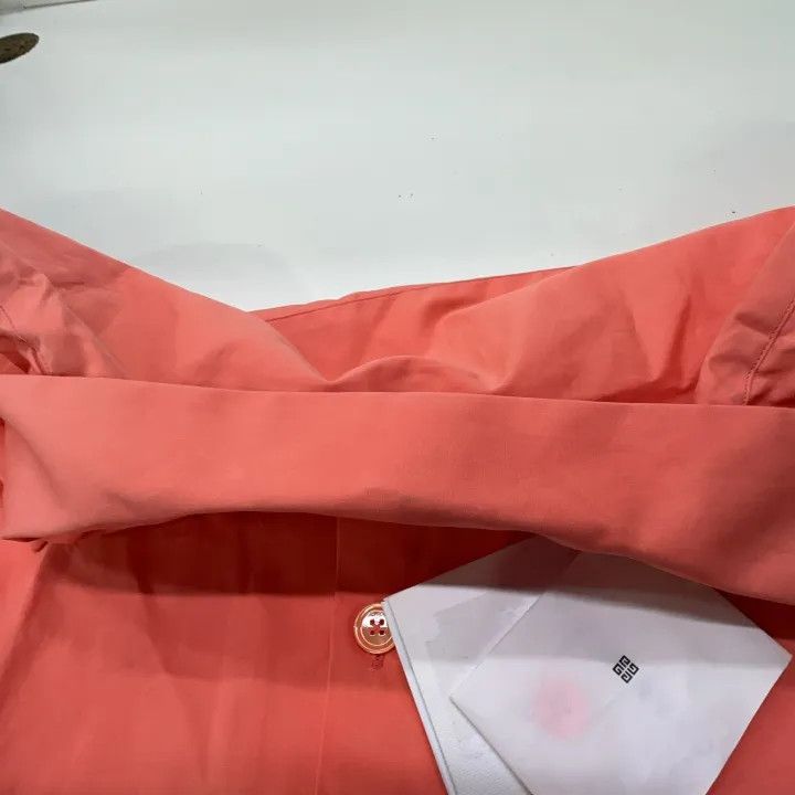 Givenchy Givenchy SS23 Short Sleeve Shirt for Men Size US M / EU 48-50 / 2 - 7 Thumbnail