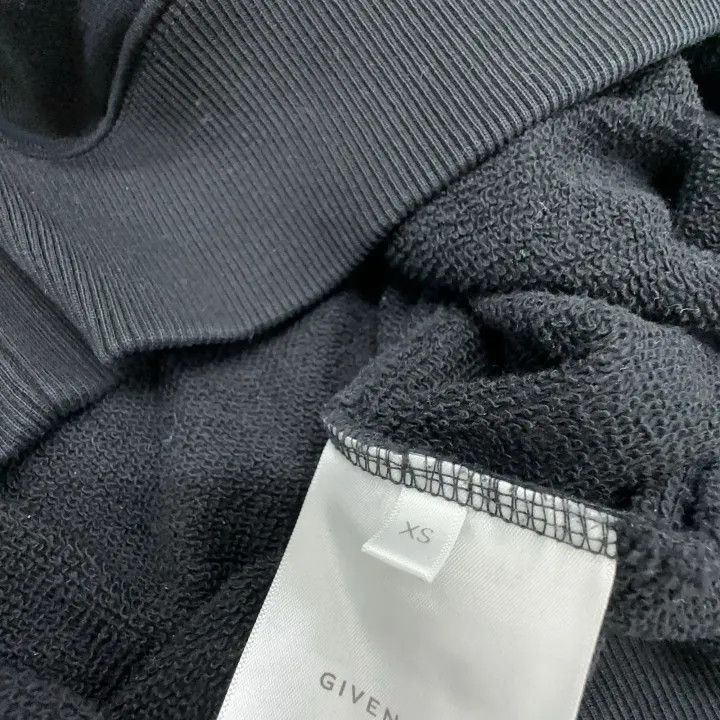 Givenchy Givenchy x Disney Cartoon Logo Long Sleeve T-Shirt Size US XS / EU 42 / 0 - 5 Thumbnail