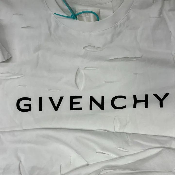 Givenchy Givenchy Logo Distressed Short Sleeve T-Shirt Size US XL / EU 56 / 4 - 5 Thumbnail