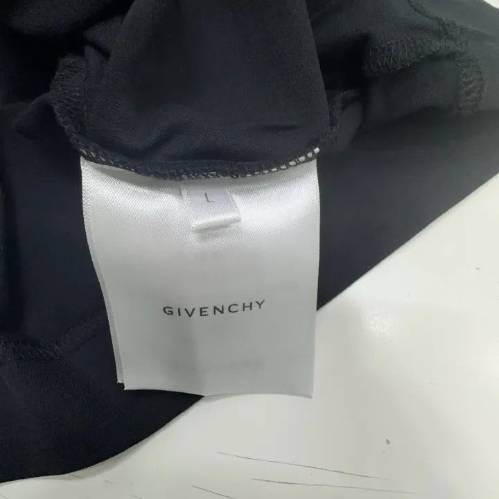 Givenchy givenchy short sleeve tee Size US L / EU 52-54 / 3 - 3 Thumbnail