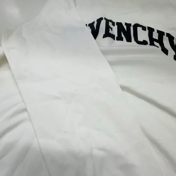Givenchy Givenchy SS23 Long Sleeve T-Shirt for Men Size US S / EU 44-46 / 1 - 10 Thumbnail