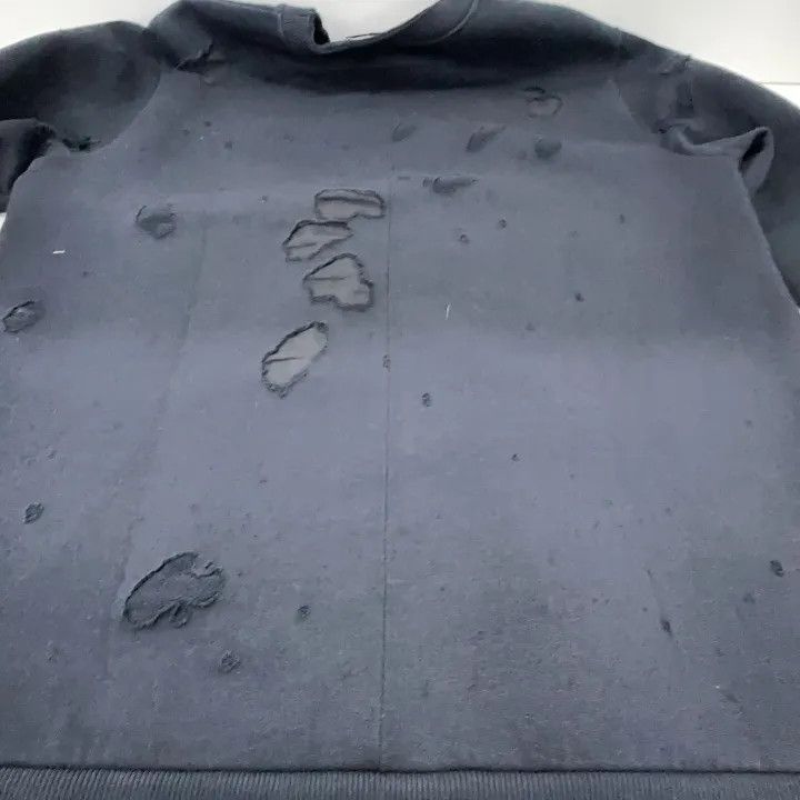 Givenchy Givenchy Black Distressed Sweatshirt for Unisex Size US M / EU 48-50 / 2 - 10 Thumbnail