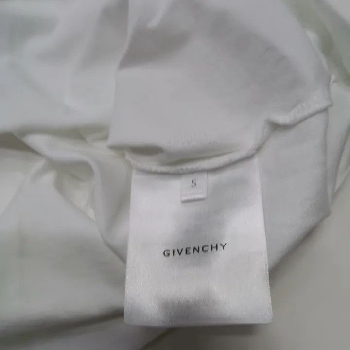 Givenchy givenchy short sleeve tee Size US S / EU 44-46 / 1 - 2 Thumbnail