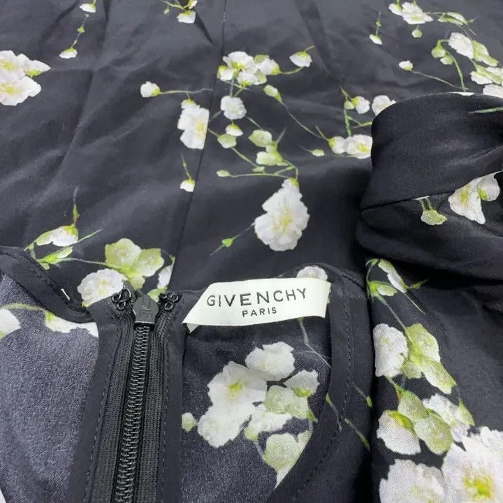 Givenchy Givenchy Casual Stylish Flared Hem T-shirt Size US S / EU 44-46 / 1 - 4 Thumbnail