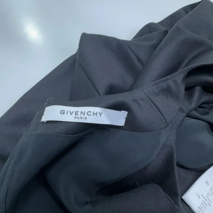 Givenchy Givenchy Stylish Sleeveless Dress with Lace Detail Size US 36 / EU 52 - 4 Thumbnail