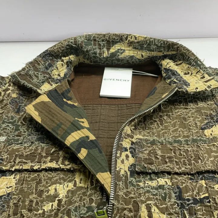 Givenchy Givenchy Camo Print Zip-Up Jacket for Men Size US M / EU 48-50 / 2 - 8 Thumbnail
