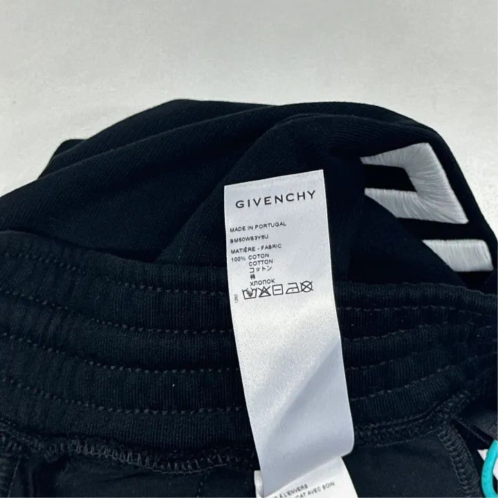 Givenchy givenchy short sleeve tee Size US S / EU 44-46 / 1 - 4 Thumbnail