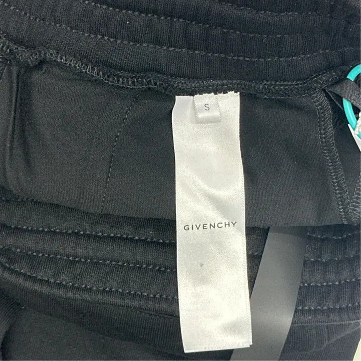 Givenchy givenchy short sleeve tee Size US S / EU 44-46 / 1 - 3 Thumbnail